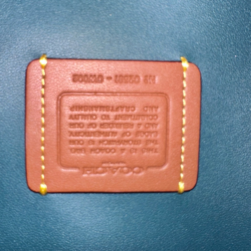 Coach convertible Hadley crossbody. Pebbled Leather Shoulder Bag - Picture 4 of 4